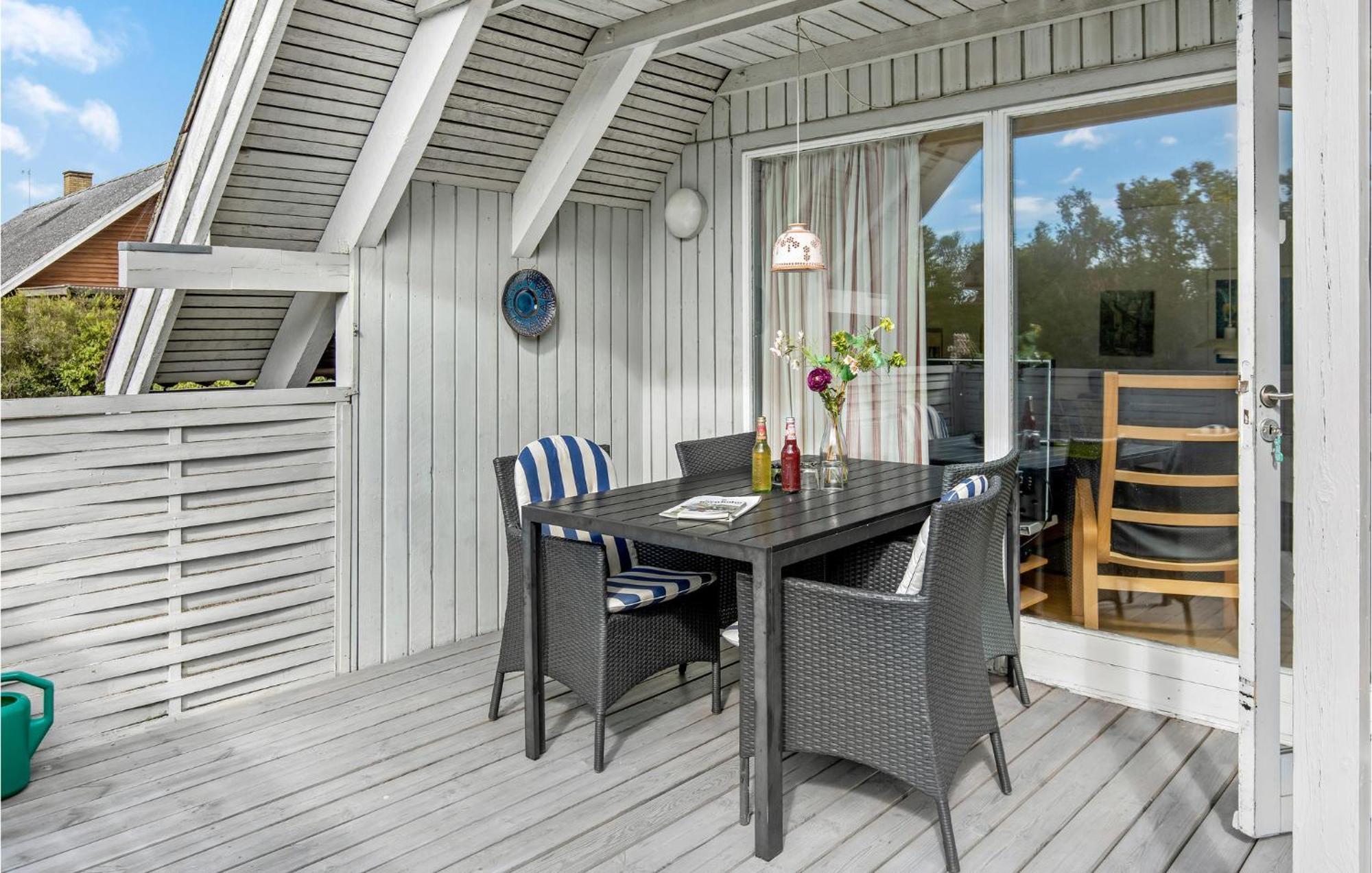 Gorgeous Home In Nexo With Kitchen Εξωτερικό φωτογραφία